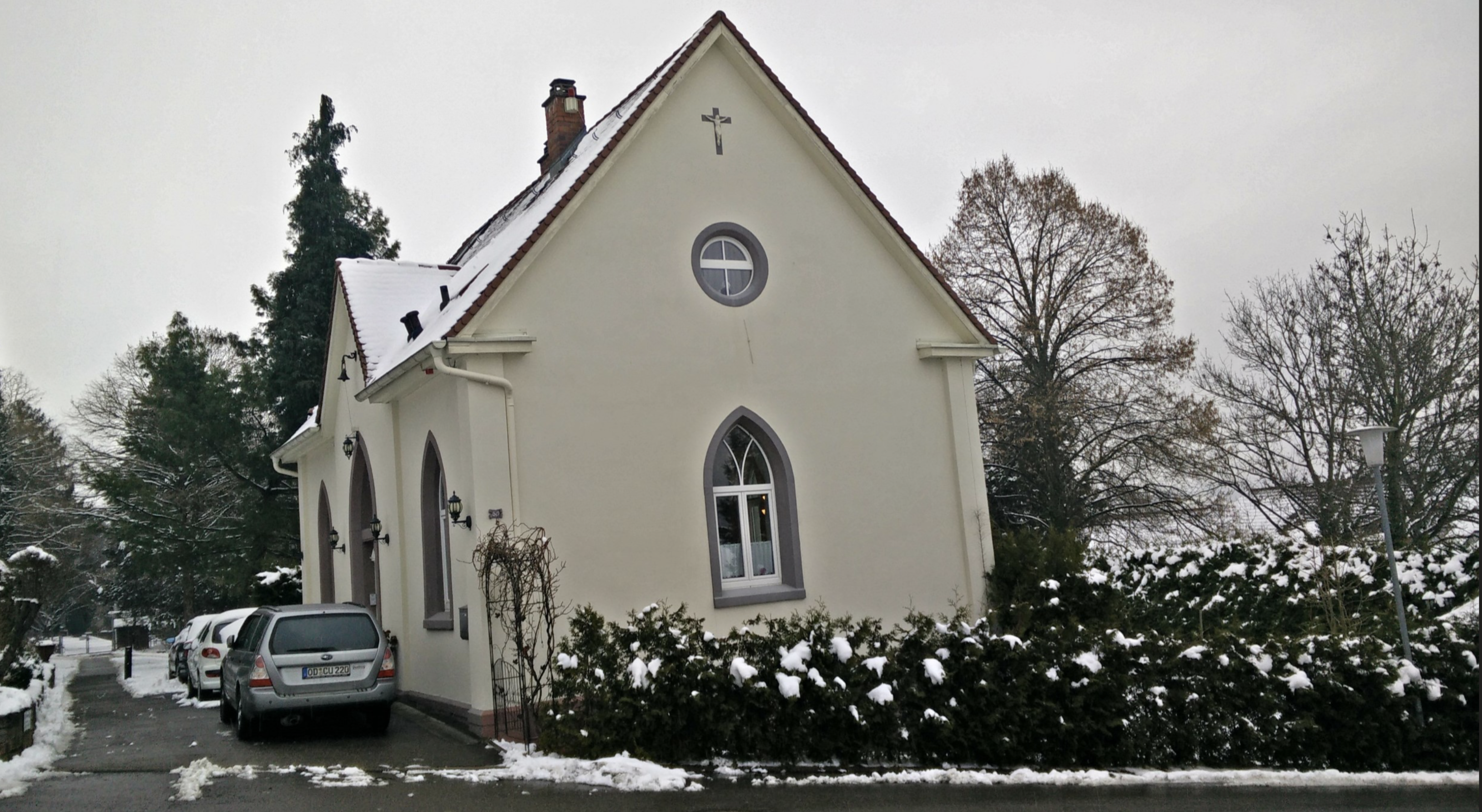Weststadtpark Kapelle und Grab Maihälden - ehemalige Friedhofskapelle mit Grab